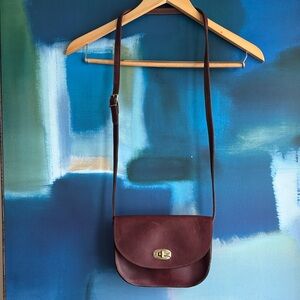 Elegant Burgundy Leather Crossbody Bag